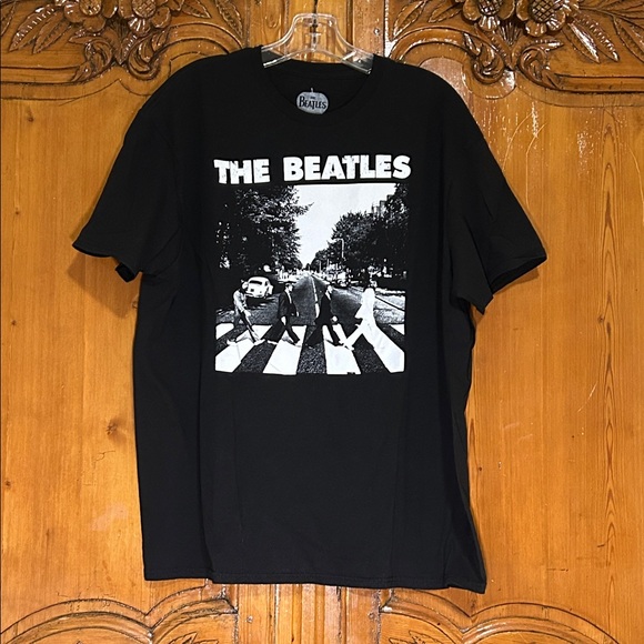 Hybrid Apparel/The Beatles Other - The Beatles Black Graphic Abbey Road Tee - The Beatles. XL